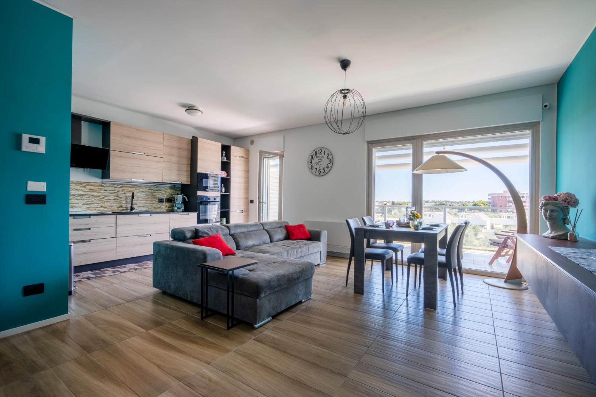 Kind Park - Sleek Apartment With Terrace & Parking Bari Exteriör bild