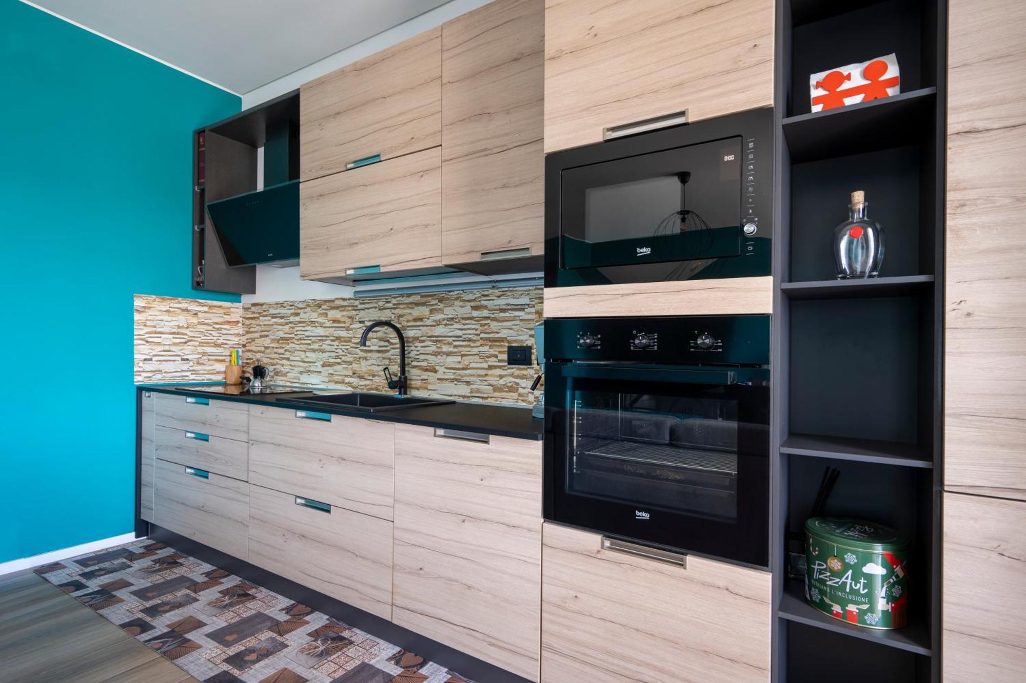 Kind Park - Sleek Apartment With Terrace & Parking Bari Exteriör bild